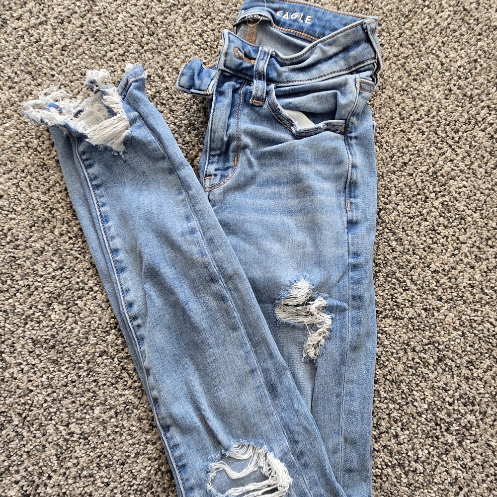 American Eagle Outfitters Light Blue Distressed Skinny Jeans